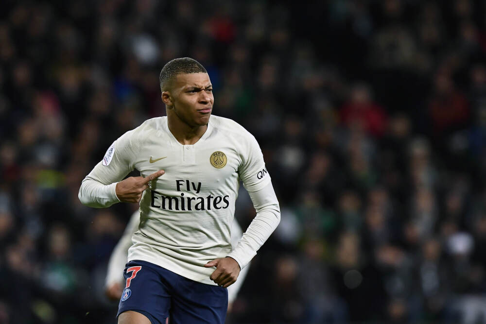 泽连斯基卖国换军援？美乌矿产内幕曝光，乌克兰溃败逼出惊天交易